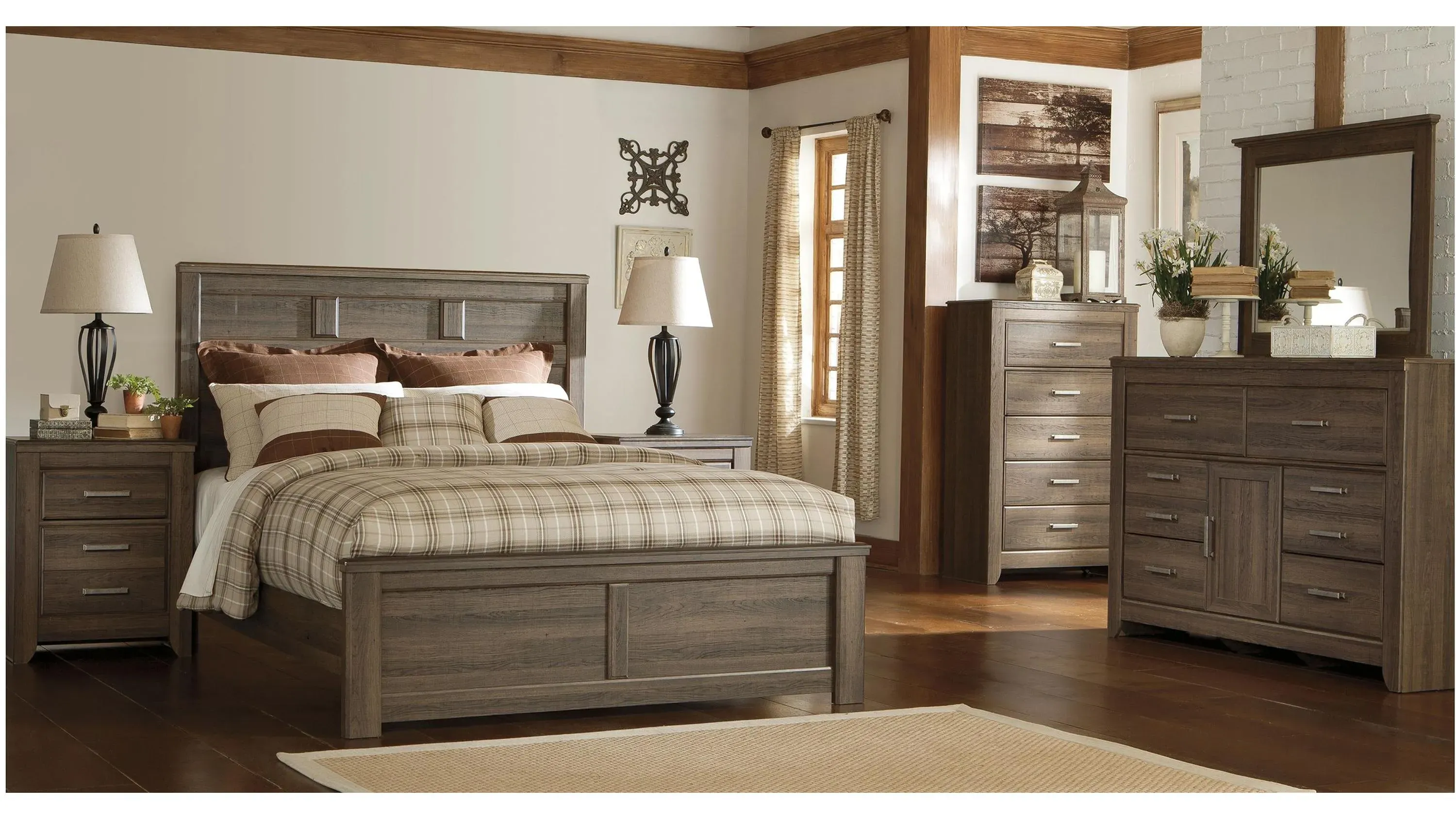 Juararo California King Panel Bed