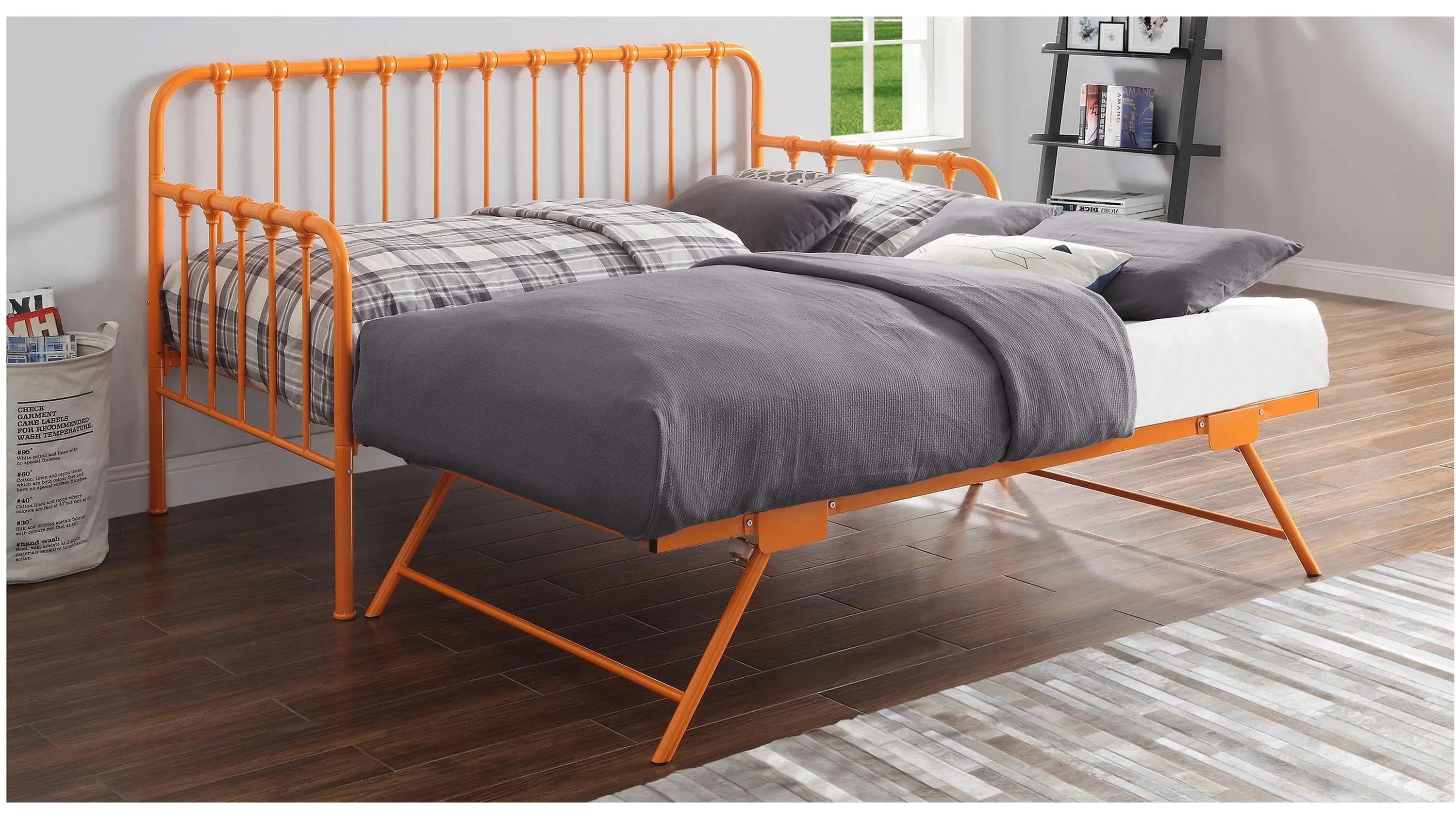 Batavia Metal Daybed with Trundle | Raymour & Flanigan