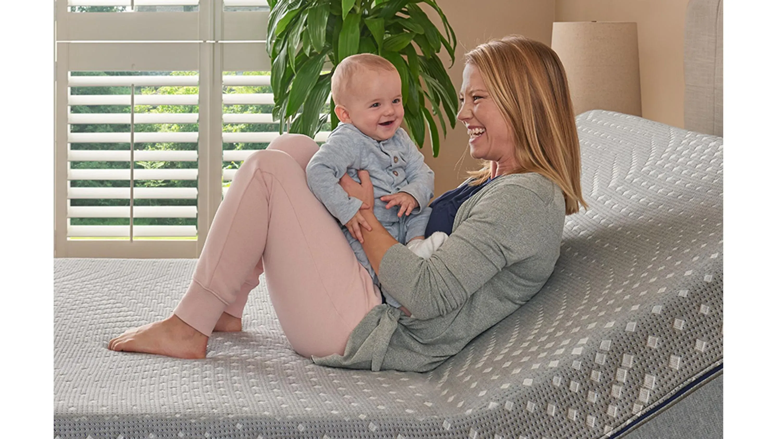 Sealy EASE King Adjustable Base | Raymour & Flanigan