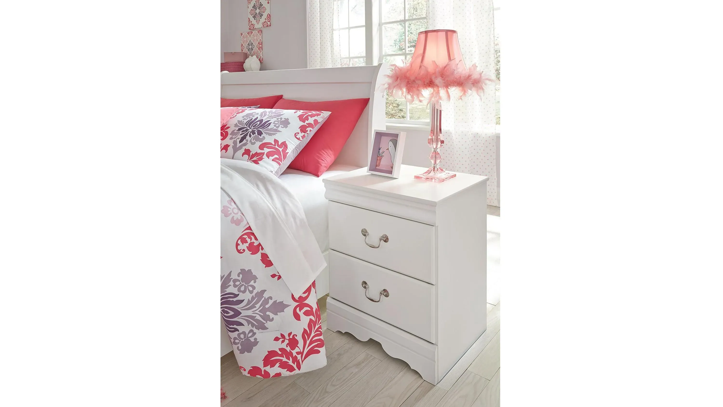 Anarasia Nightstand