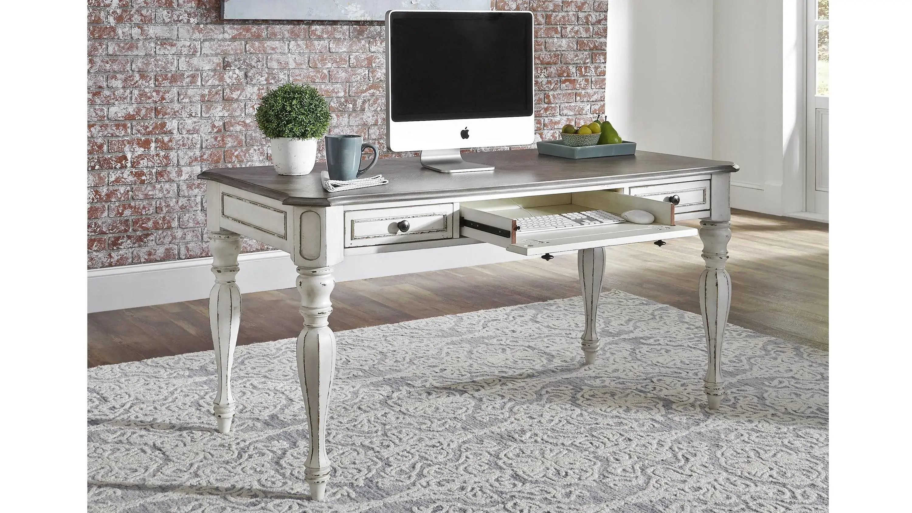 Liberty Furniture Magnolia Manor Writing Desk