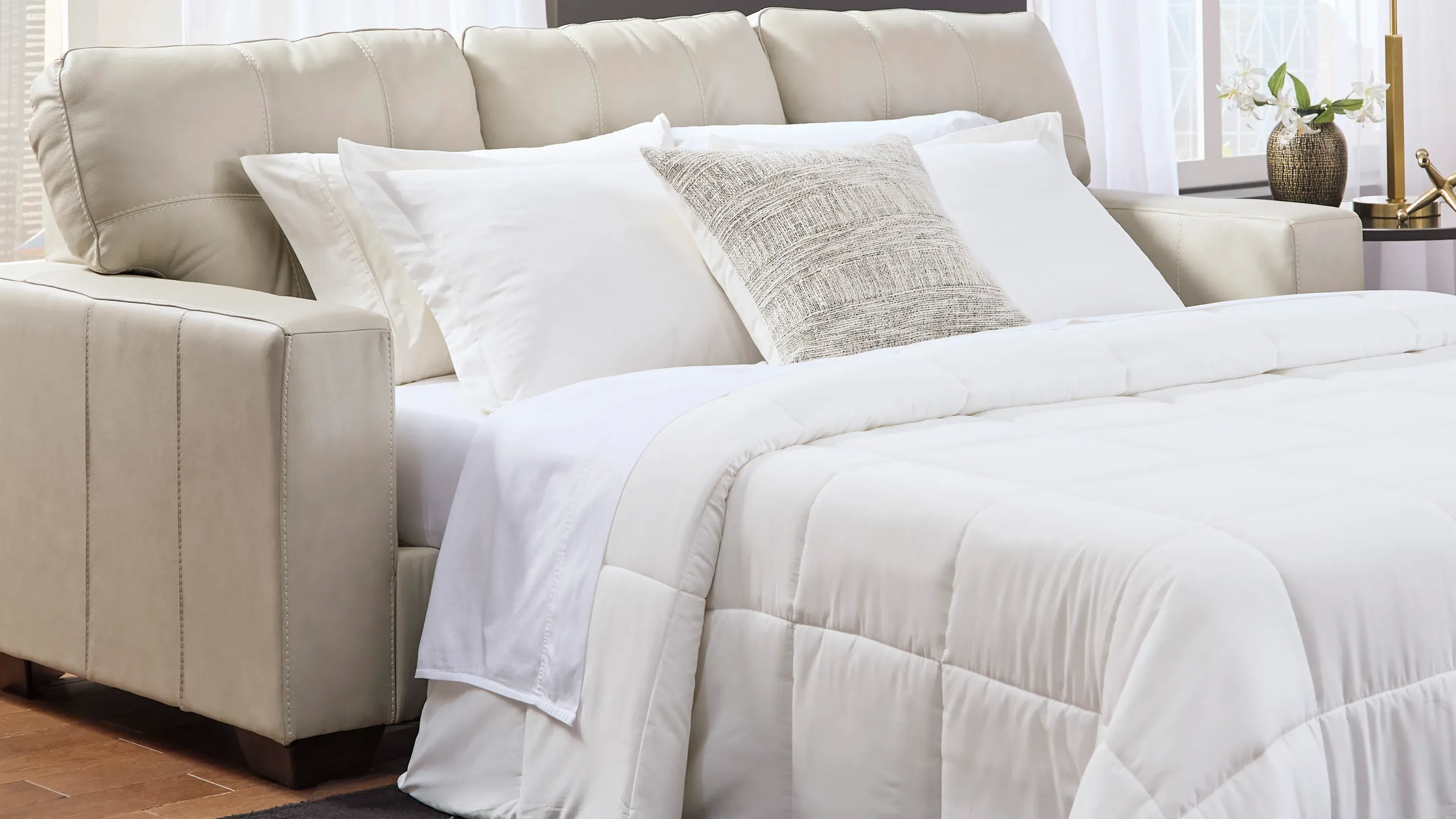 Arvell Leather Queen Sleeper | Raymour & Flanigan