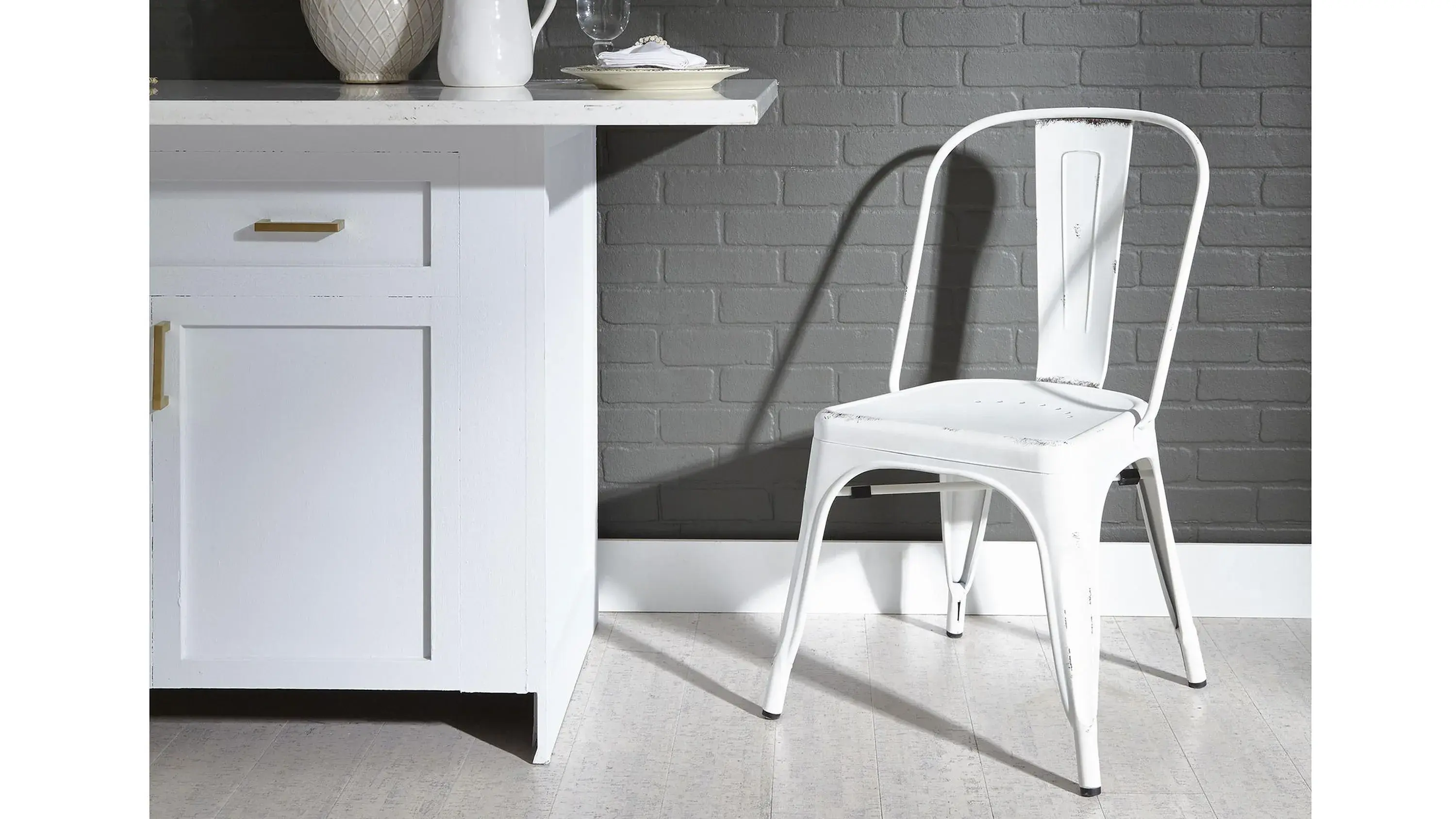 Liberty Furniture Vintage Dining Series Bow Back Dining Side Chair - Thumbnail 3