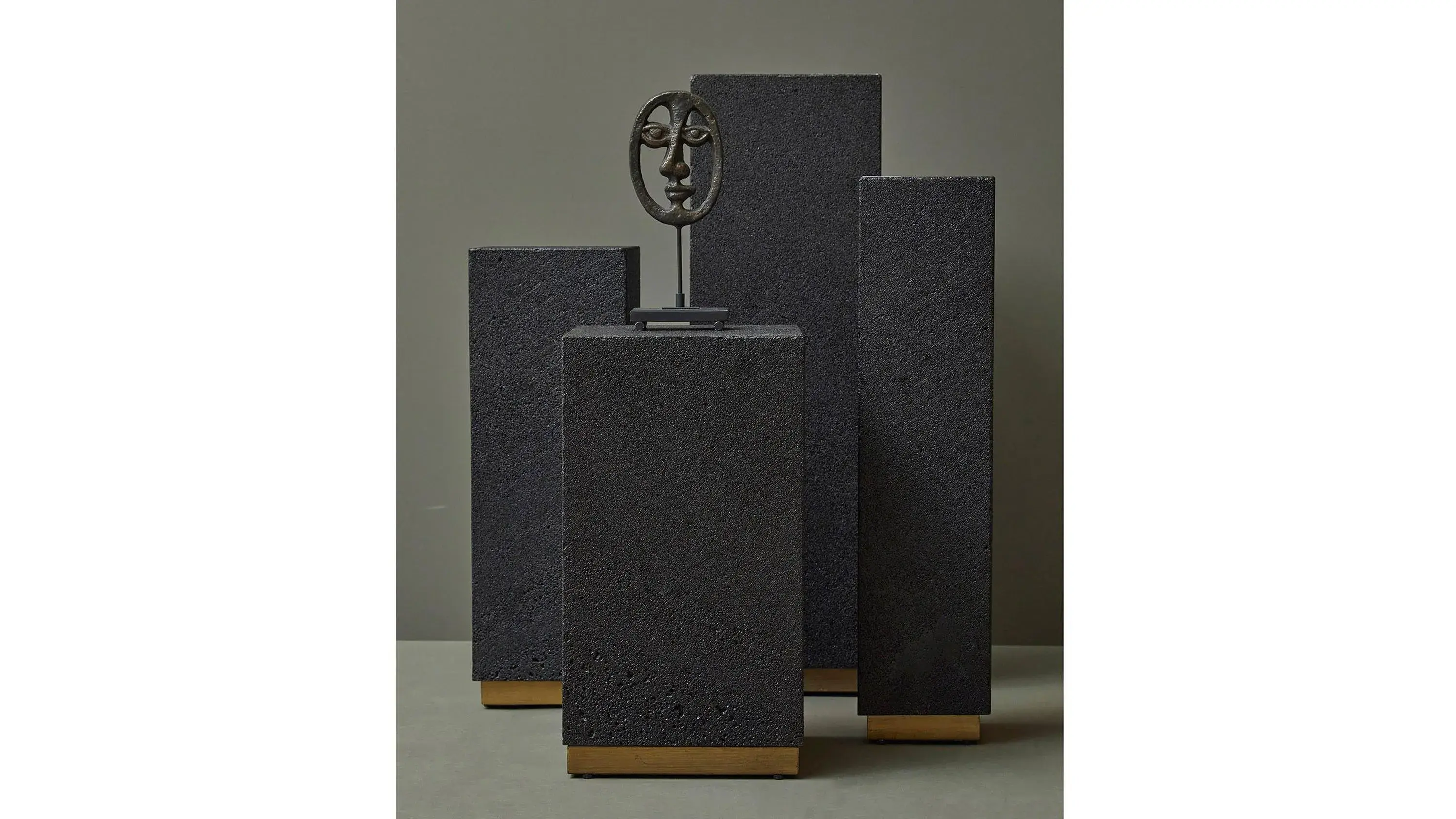 Lava Stone Metal Base Pedestal - Thumbnail 2