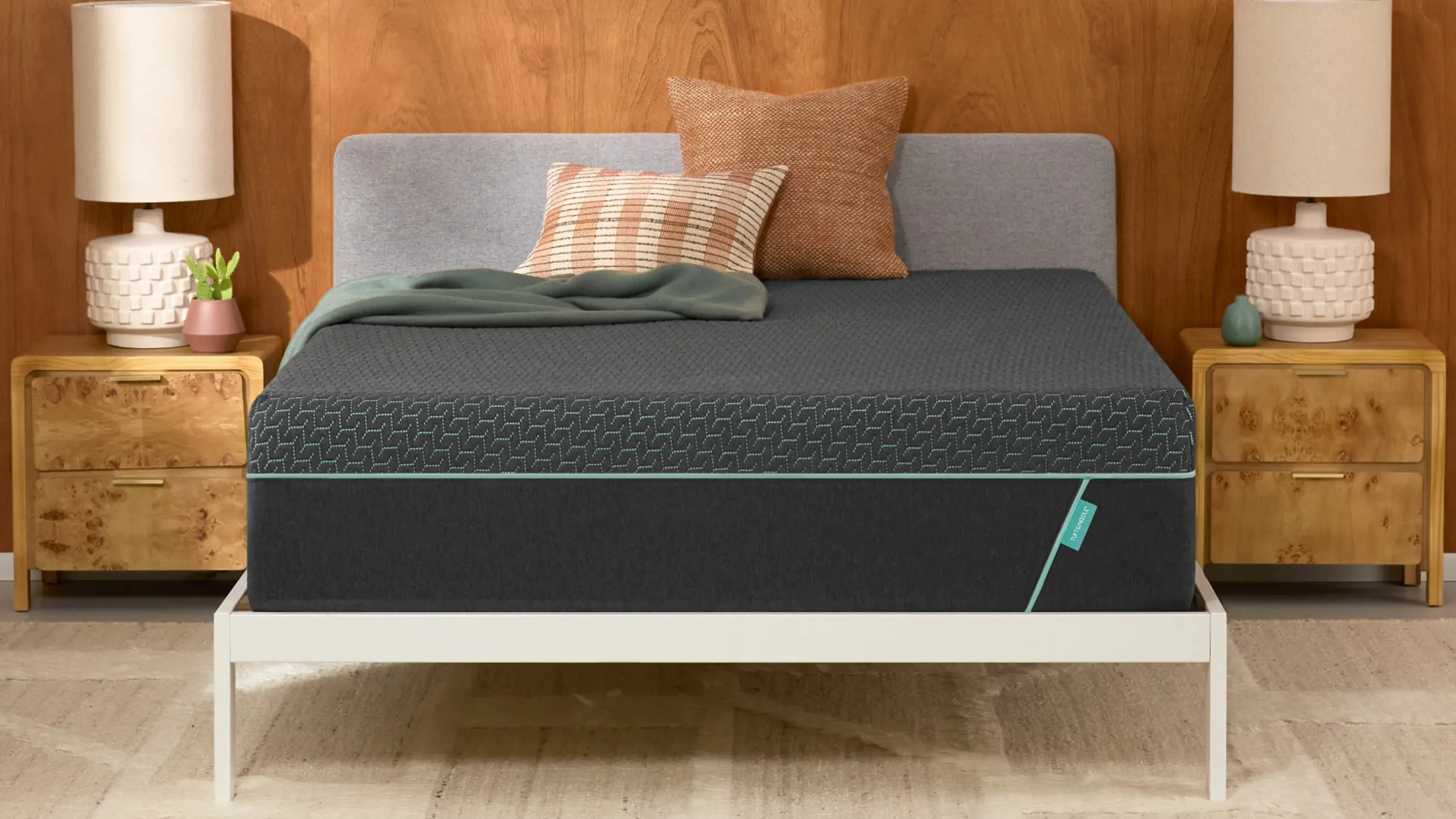 Tuft and Needle Mint Hybrid Mattress | Raymour & Flanigan
