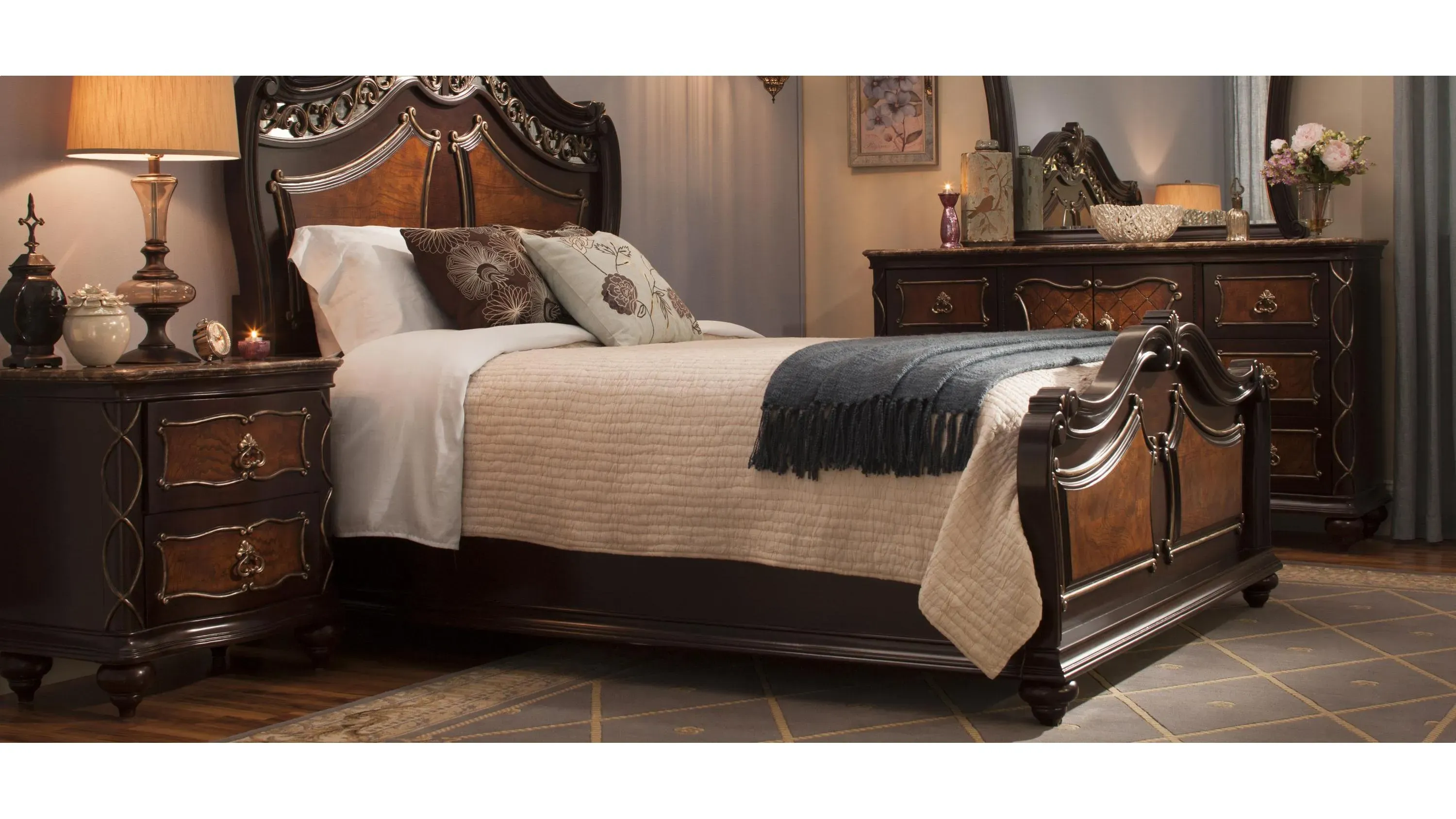 Palazzo Bed | Raymour & Flanigan